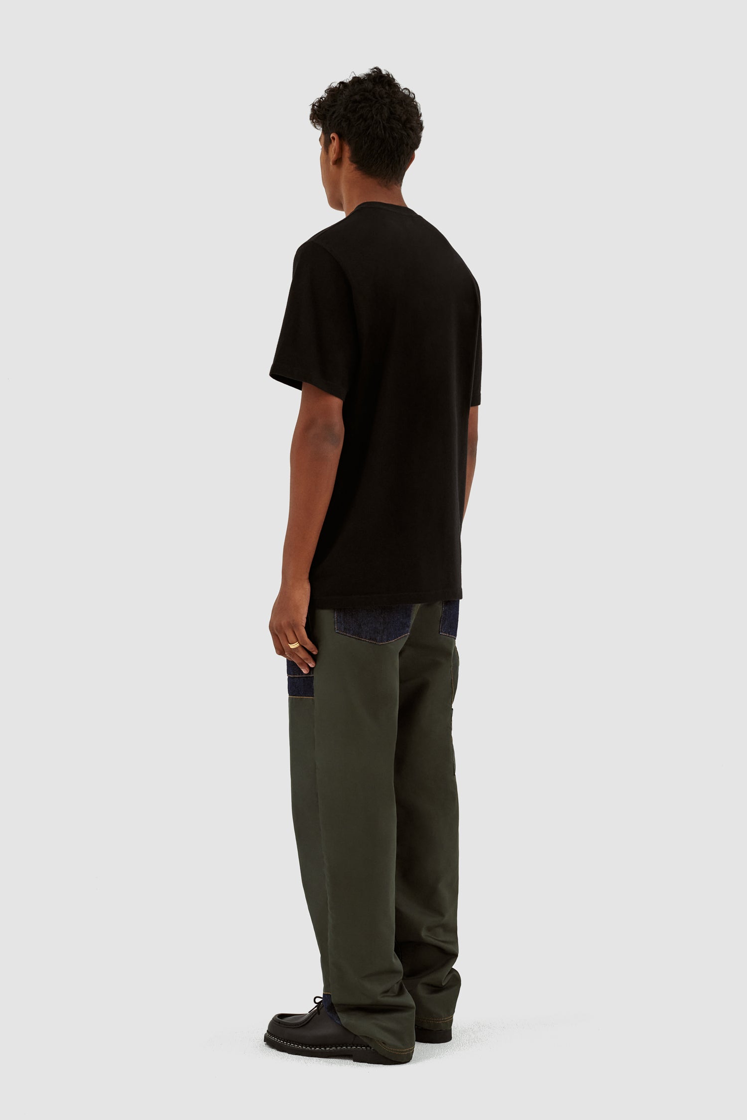 Black Sweater; White Shirt; Green Pants | Mens business casual outfits,  Business casual fall, Fashion business casual
